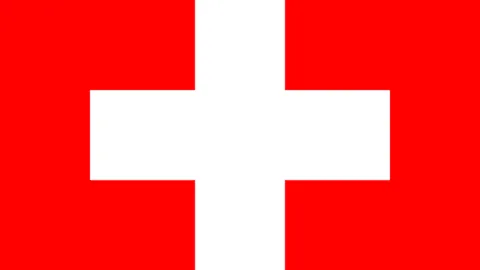 利物浦坚守后腰阵容未补强，祖比门迪转会失利后显现决策远见。